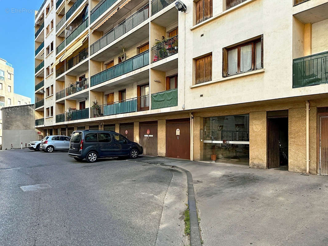 Appartement à MARSEILLE-4E