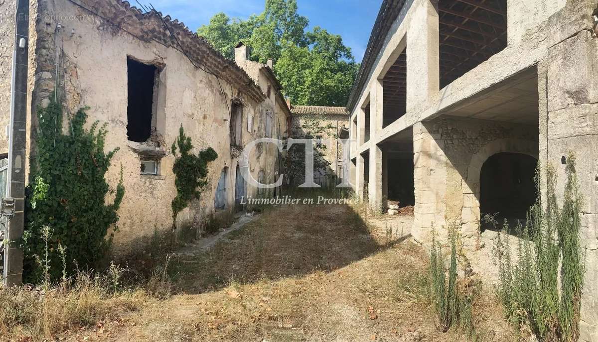 Maison à VAISON-LA-ROMAINE