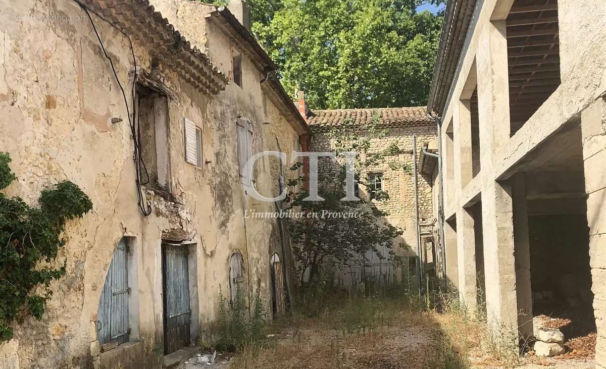 Maison à VAISON-LA-ROMAINE