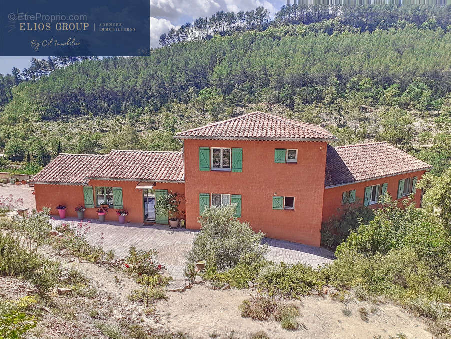 Maison à VINS-SUR-CARAMY