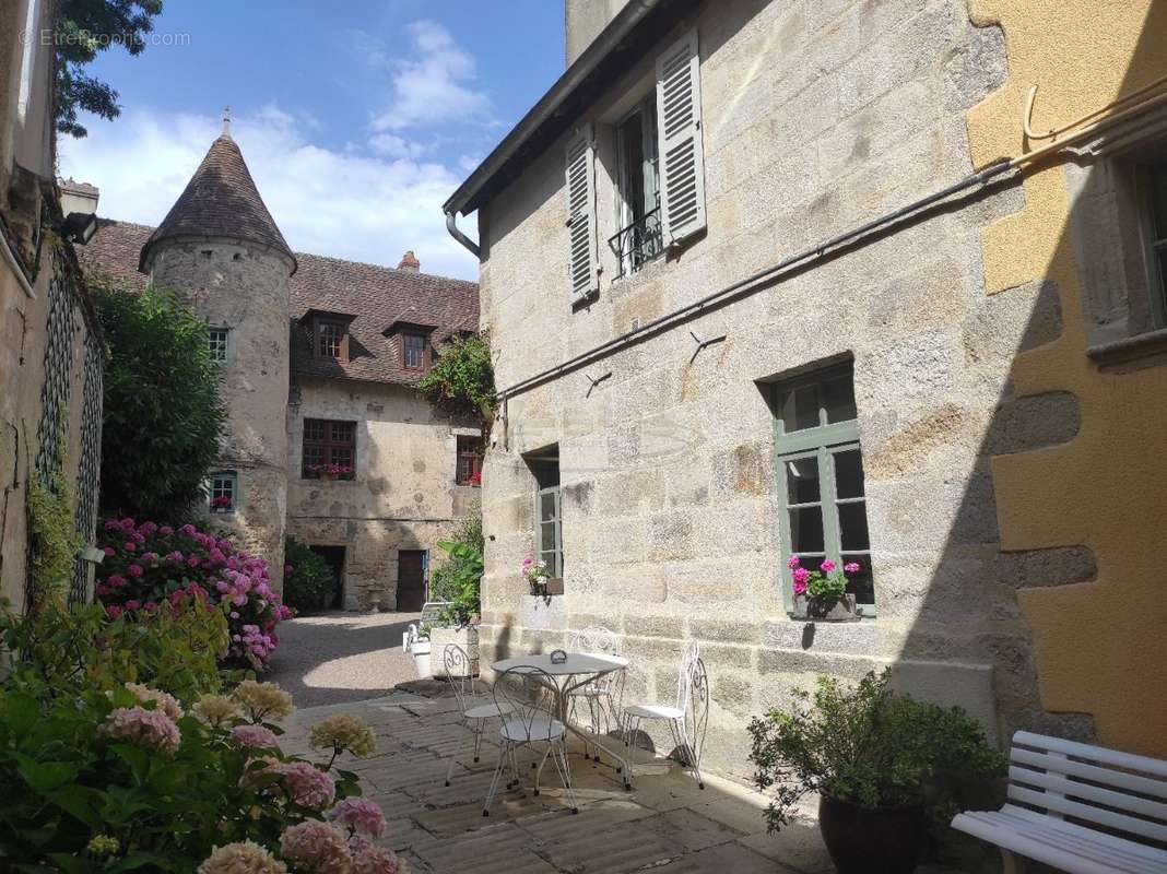 Maison à AUTUN