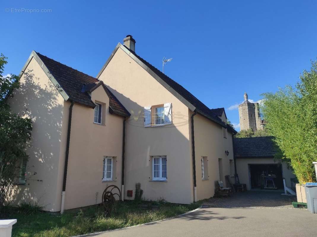 Maison à AUTUN