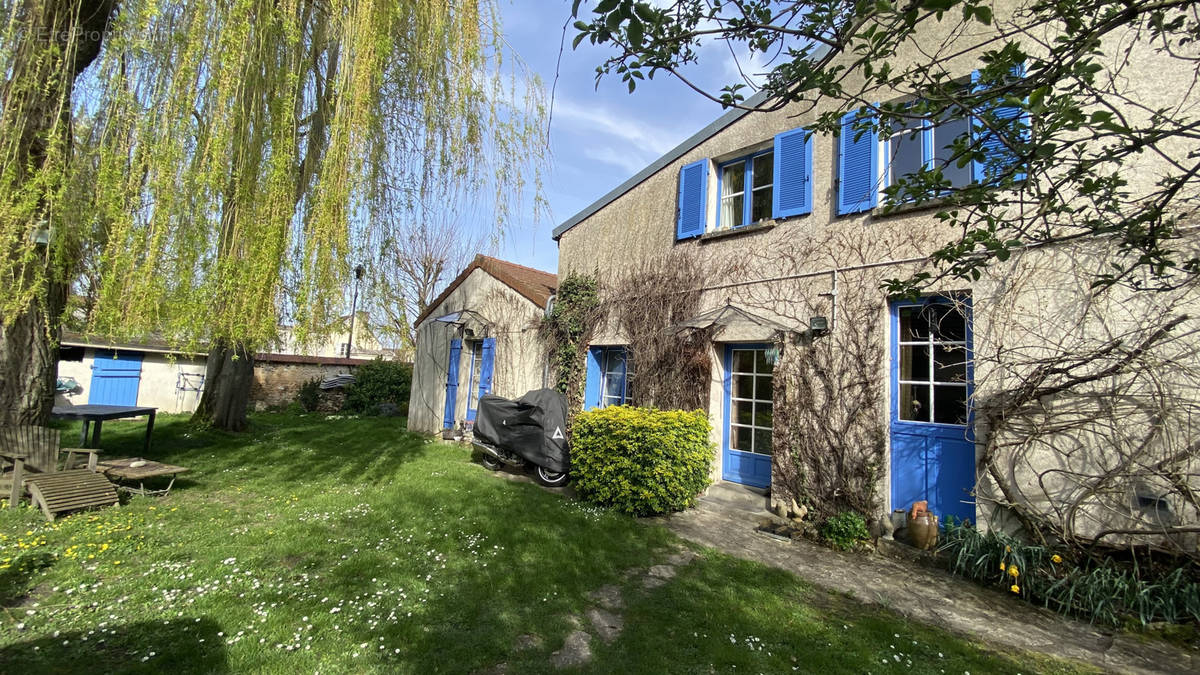 Maison à MONTFORT-L&#039;AMAURY