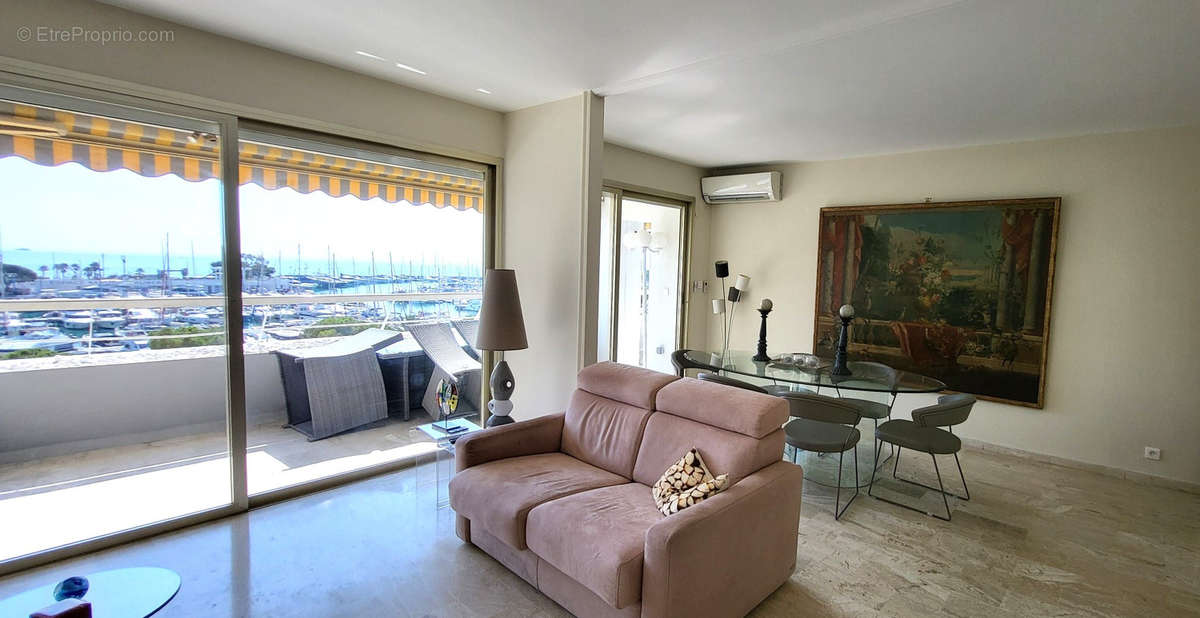 Appartement à VILLENEUVE-LOUBET