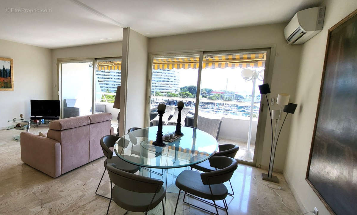 Appartement à VILLENEUVE-LOUBET