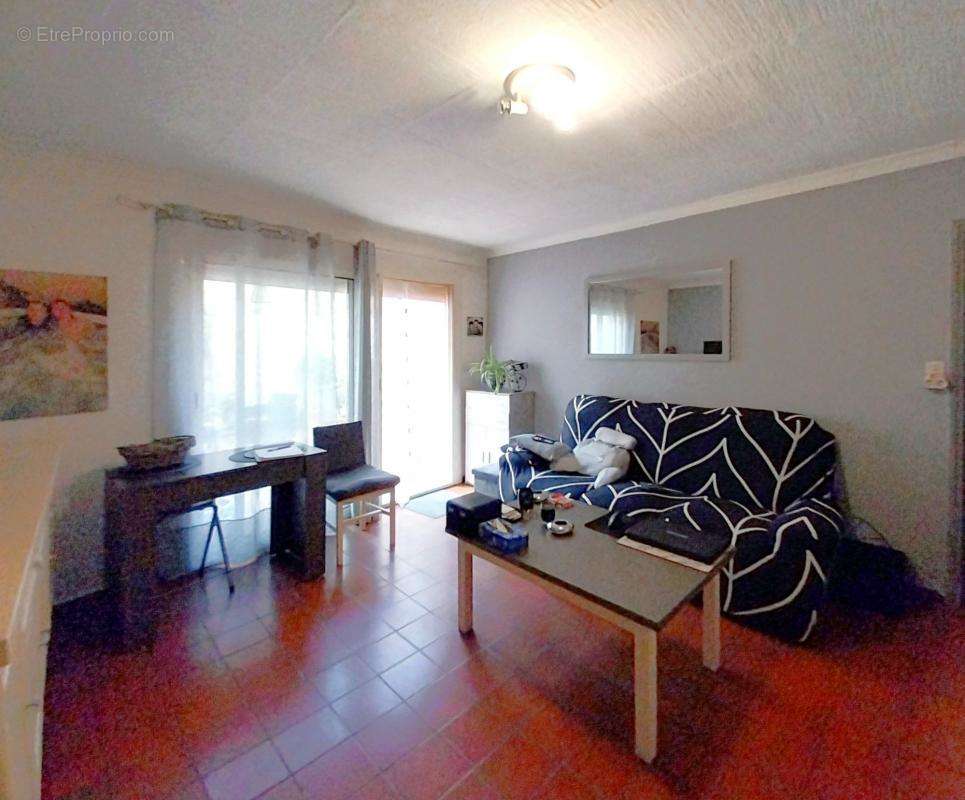 Appartement à VILLENEUVE-LES-BEZIERS