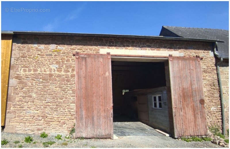 Maison à LOUVIGNE-DU-DESERT