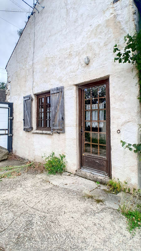 Maison à VER-SUR-LAUNETTE