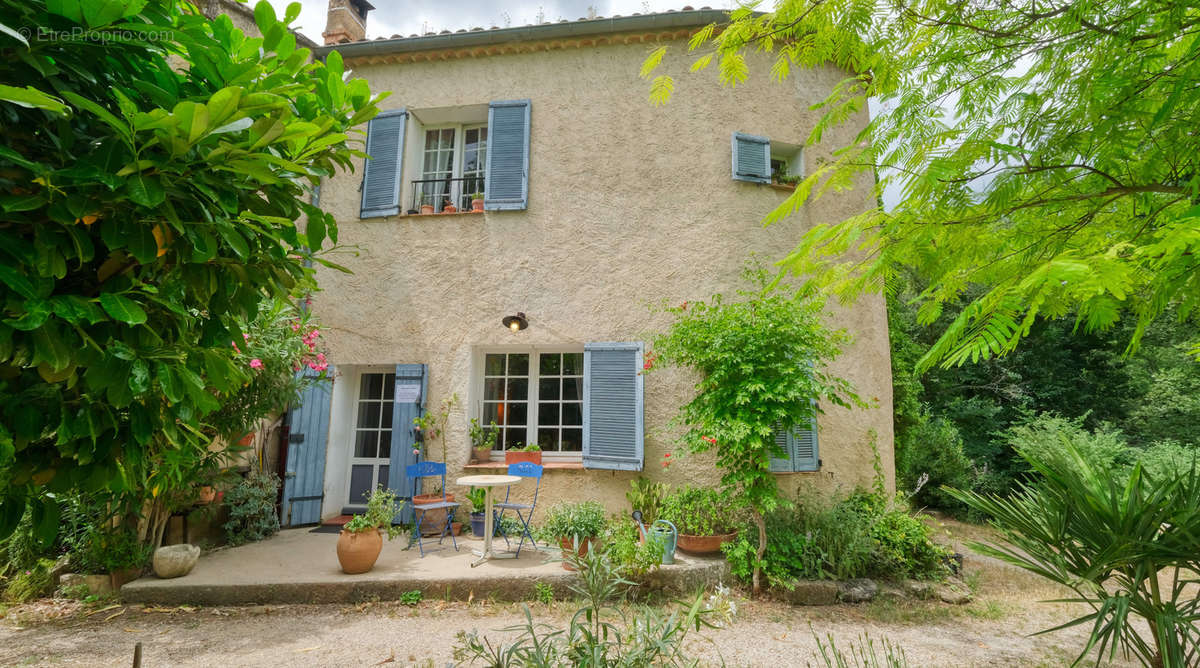 Maison à PEYPIN-D&#039;AIGUES