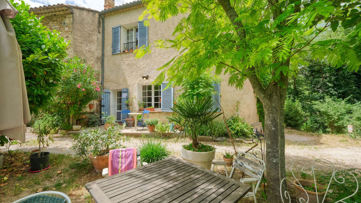 Maison à PEYPIN-D&#039;AIGUES