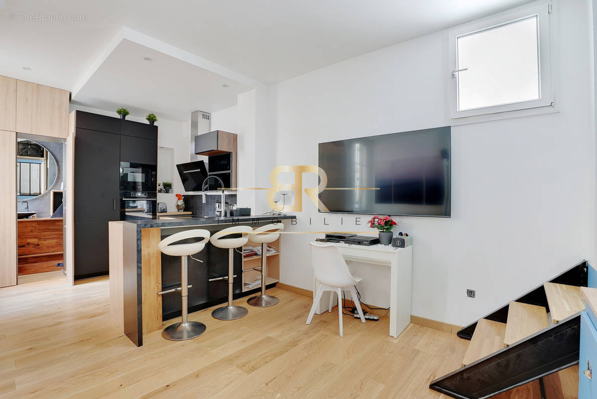 Appartement à PARIS-18E