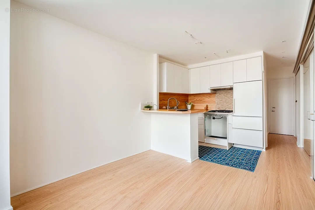 Appartement à PARIS-1E