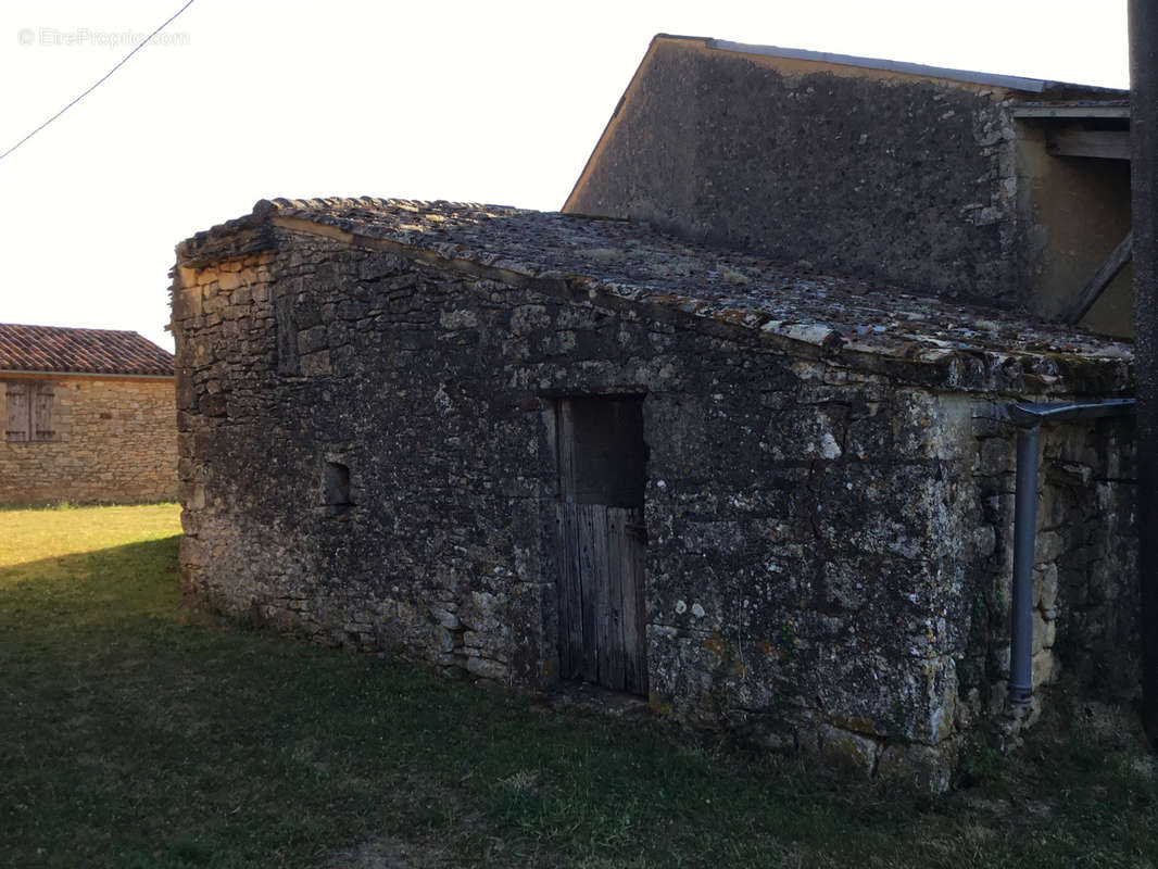 Maison à CUZORN