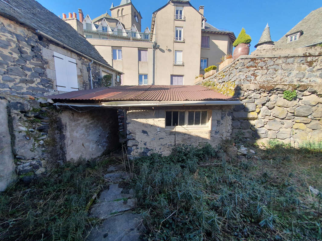 Maison à LAGUIOLE