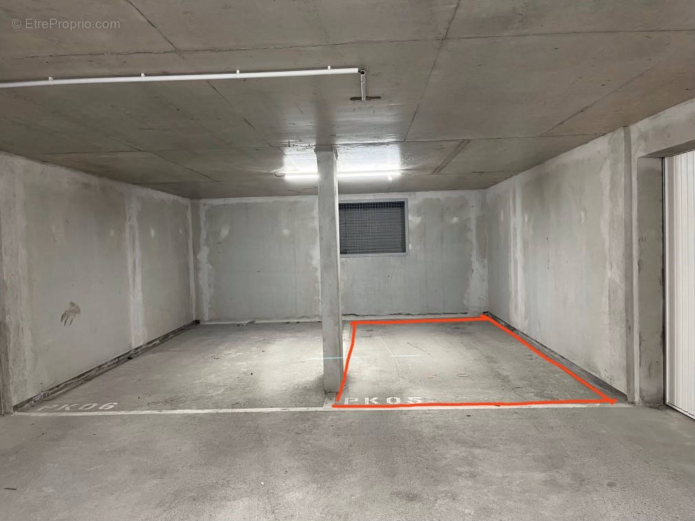 Parking à PUBLIER