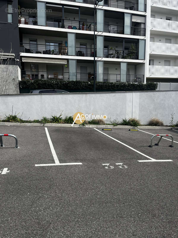 Parking à LA SEYNE-SUR-MER