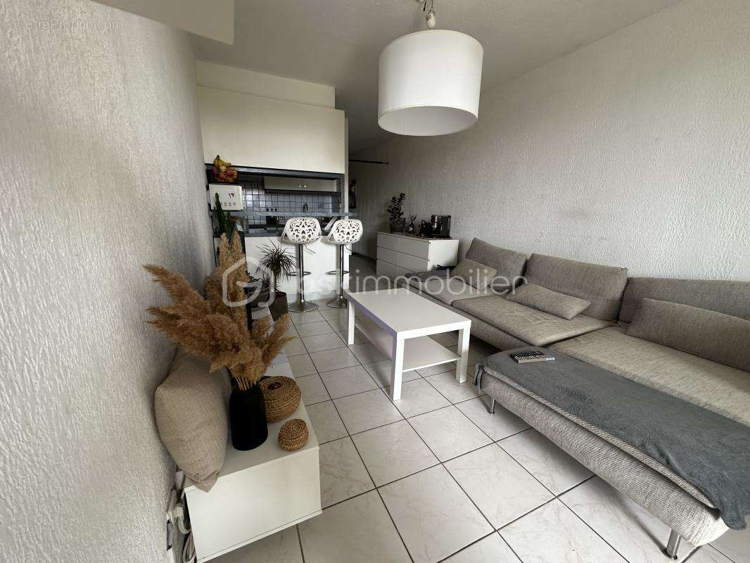 Appartement à MAUGUIO