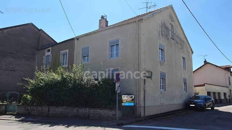 Maison à SAINT-LOUP-SUR-SEMOUSE