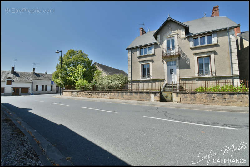 Maison à LIGNIERES