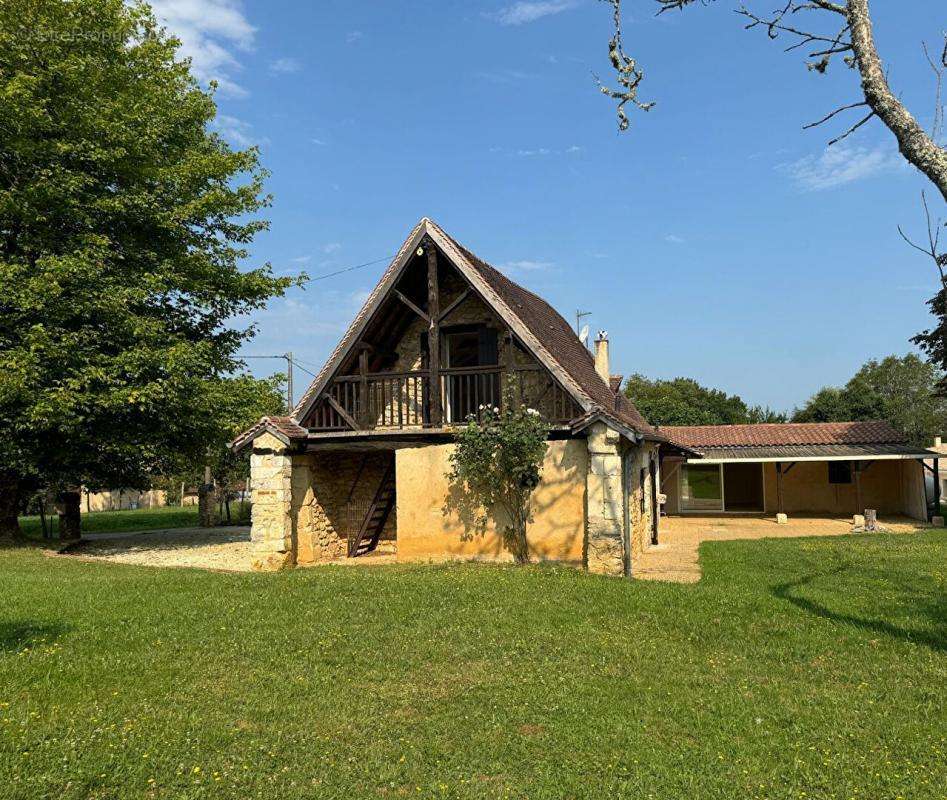 Maison à SAINT-GEORGES-DE-MONTCLARD