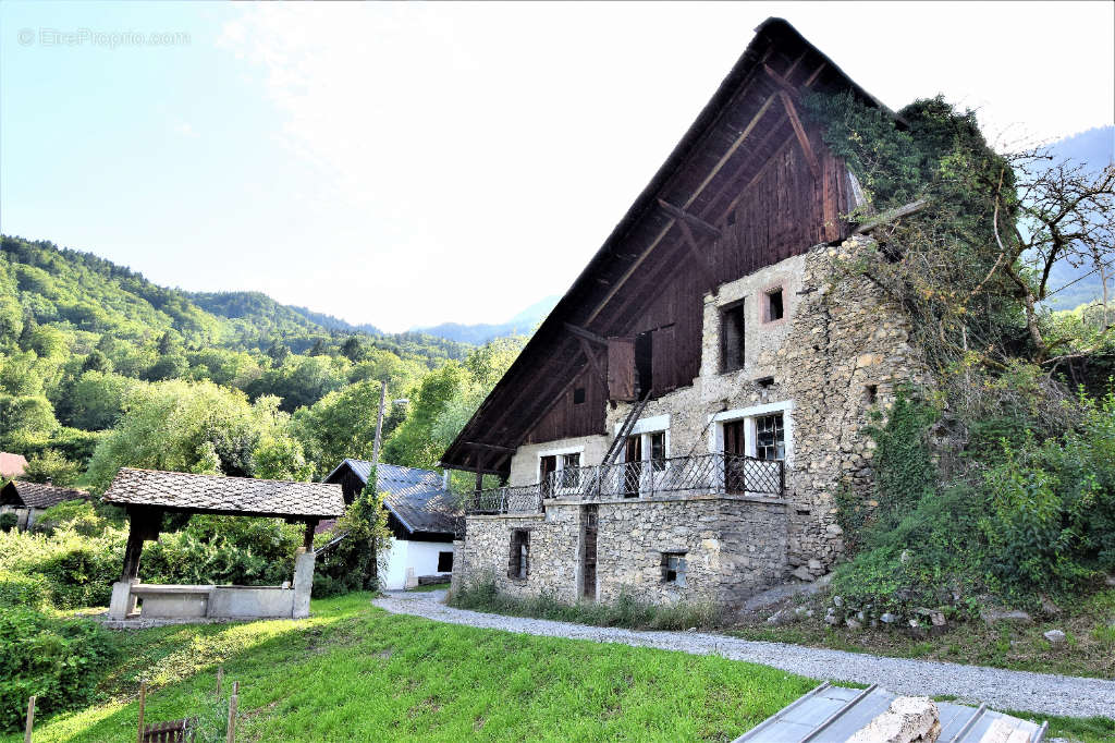 Maison à UGINE