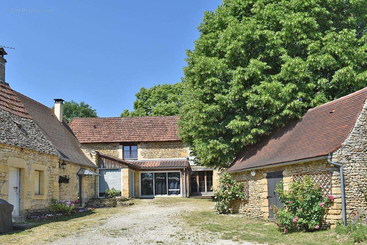 Maison à LA CHAPELLE-AUBAREIL