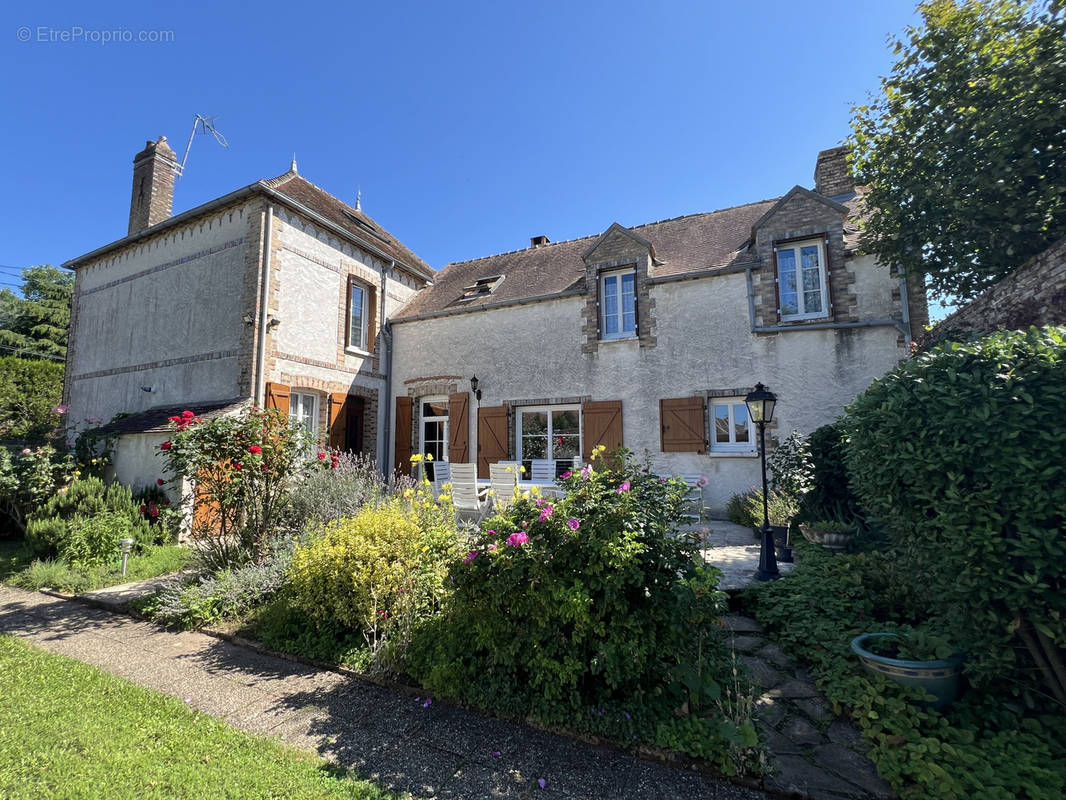 Maison à PONT-SUR-YONNE