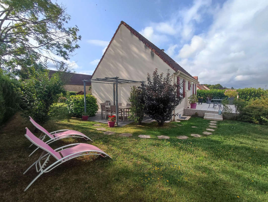 Maison à SAINT-PIERRE-LE-MOUTIER