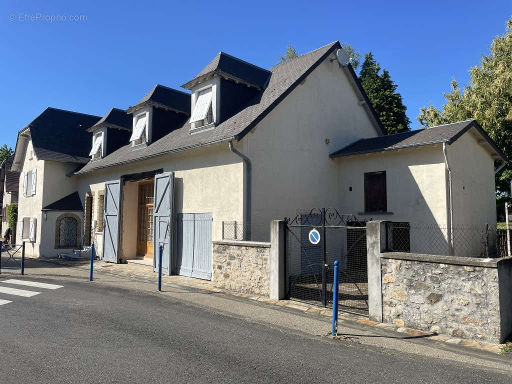 Maison à ARNAC-POMPADOUR