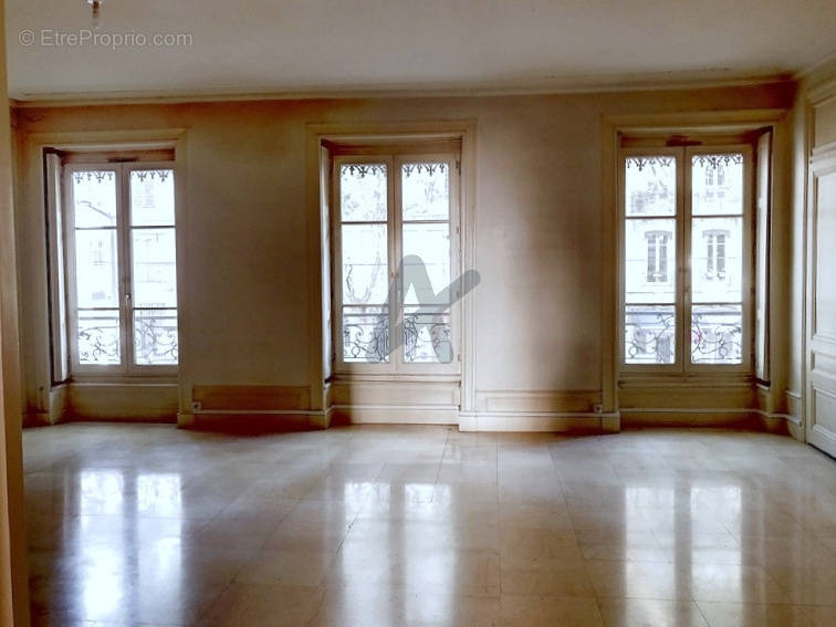 Appartement à LYON-6E