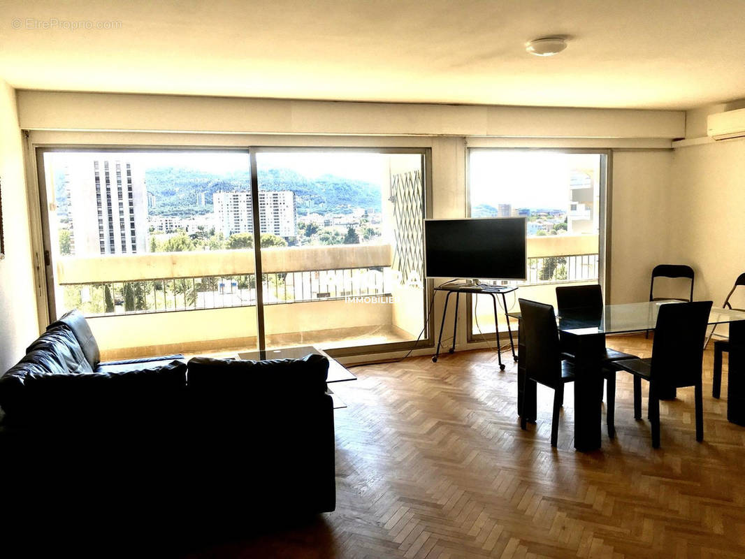 Appartement à MARSEILLE-9E