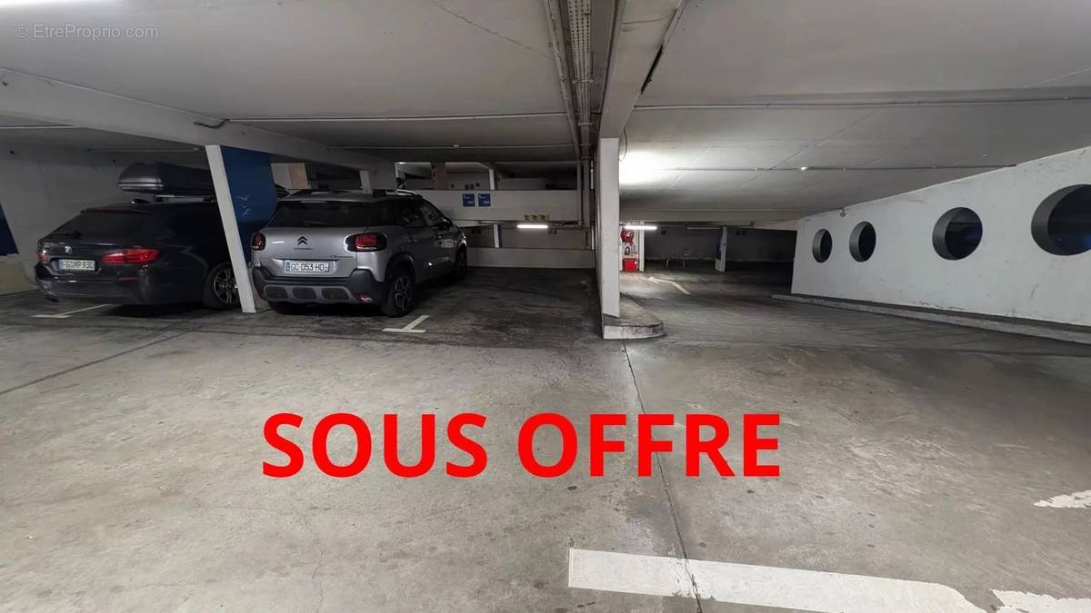 Parking à LA SEYNE-SUR-MER