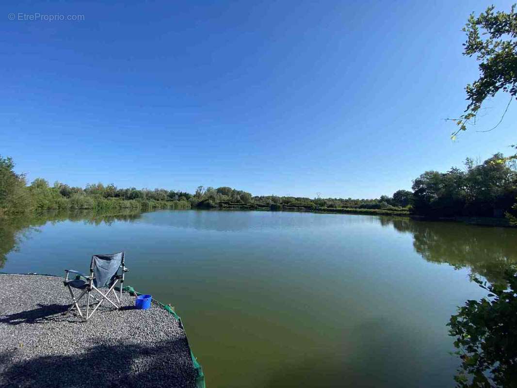 Terrain à DREUIL-LES-AMIENS