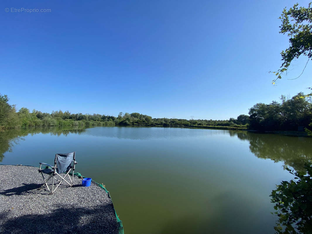 Terrain à DREUIL-LES-AMIENS