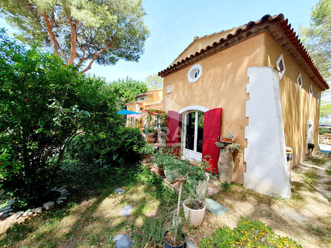 Maison à SAINT-CANNAT