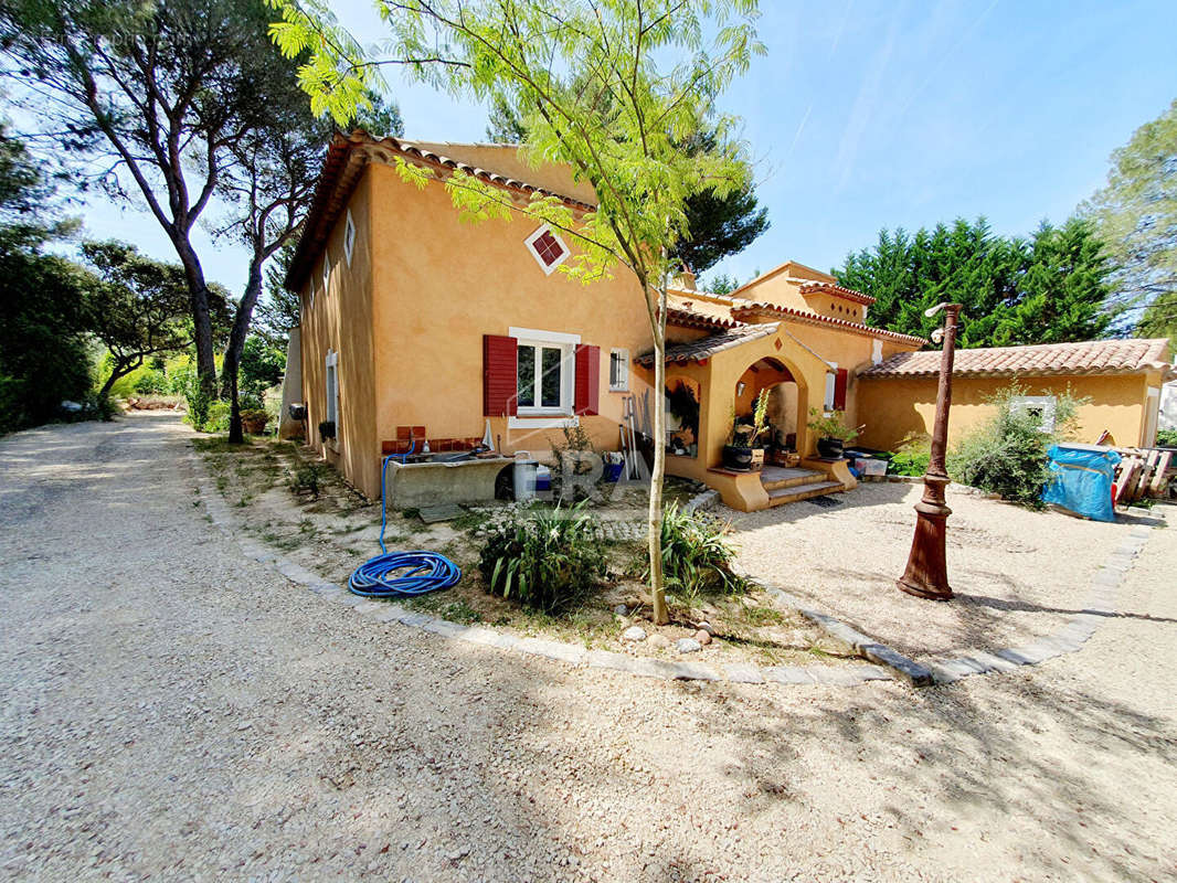 Maison à SAINT-CANNAT