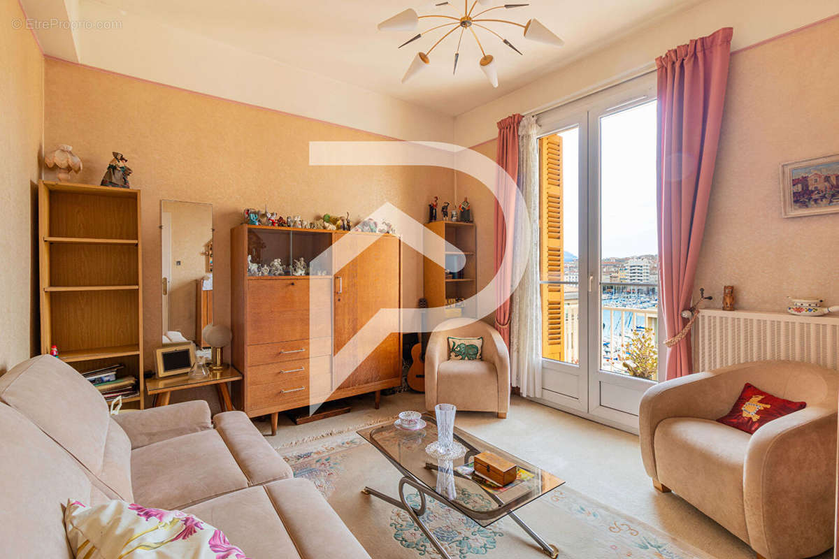 Appartement à MARSEILLE-2E