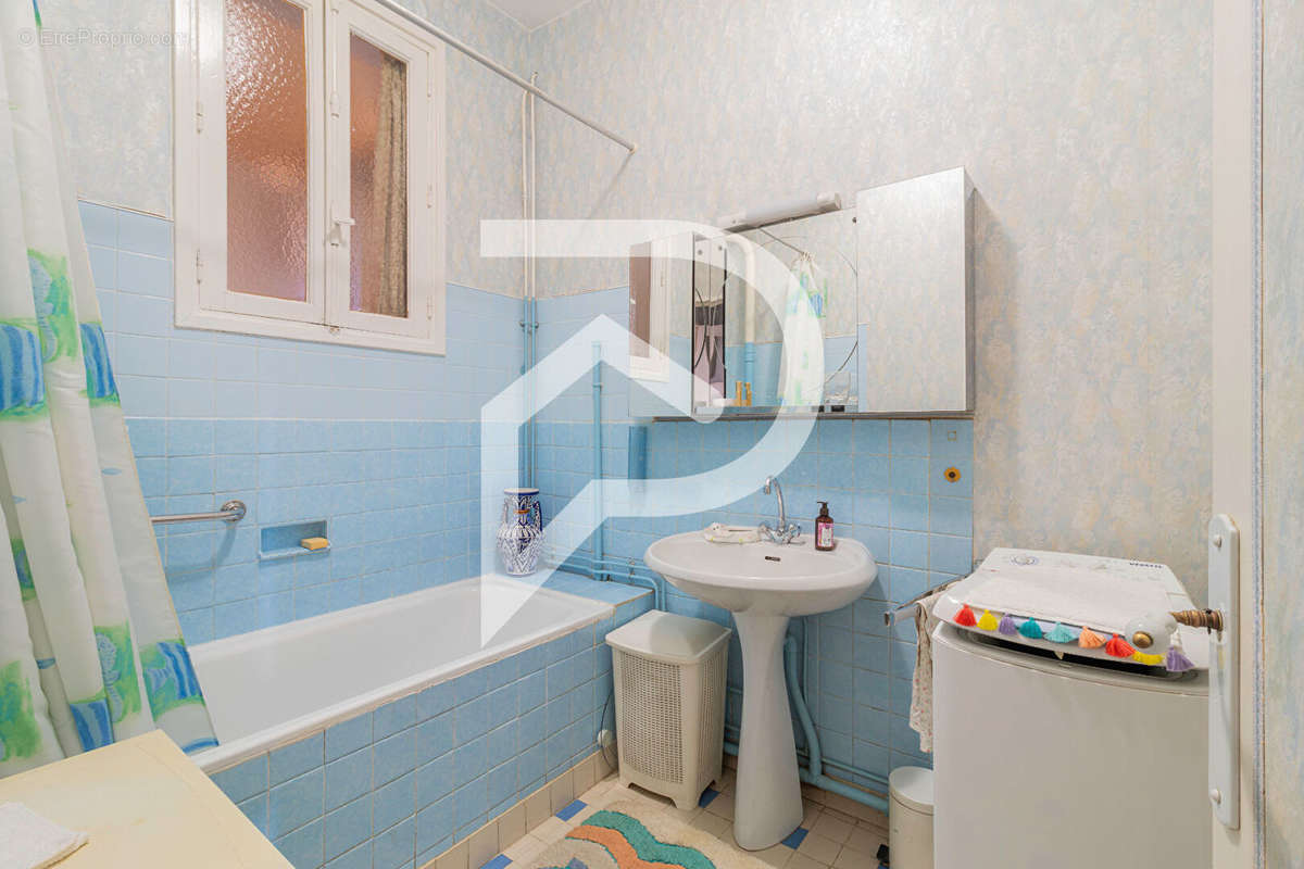 Appartement à MARSEILLE-2E