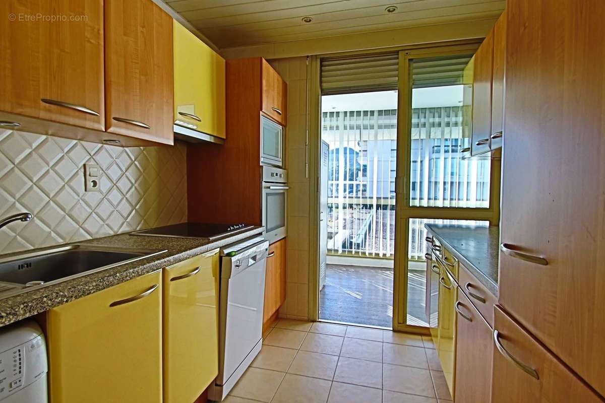 Appartement à MANDELIEU-LA-NAPOULE