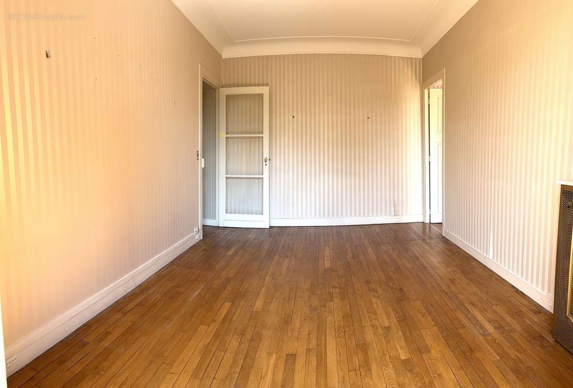 Appartement à PARIS-19E