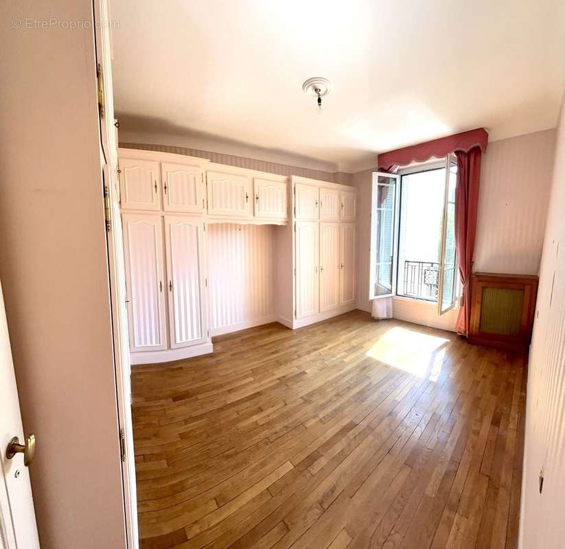 Appartement à PARIS-19E