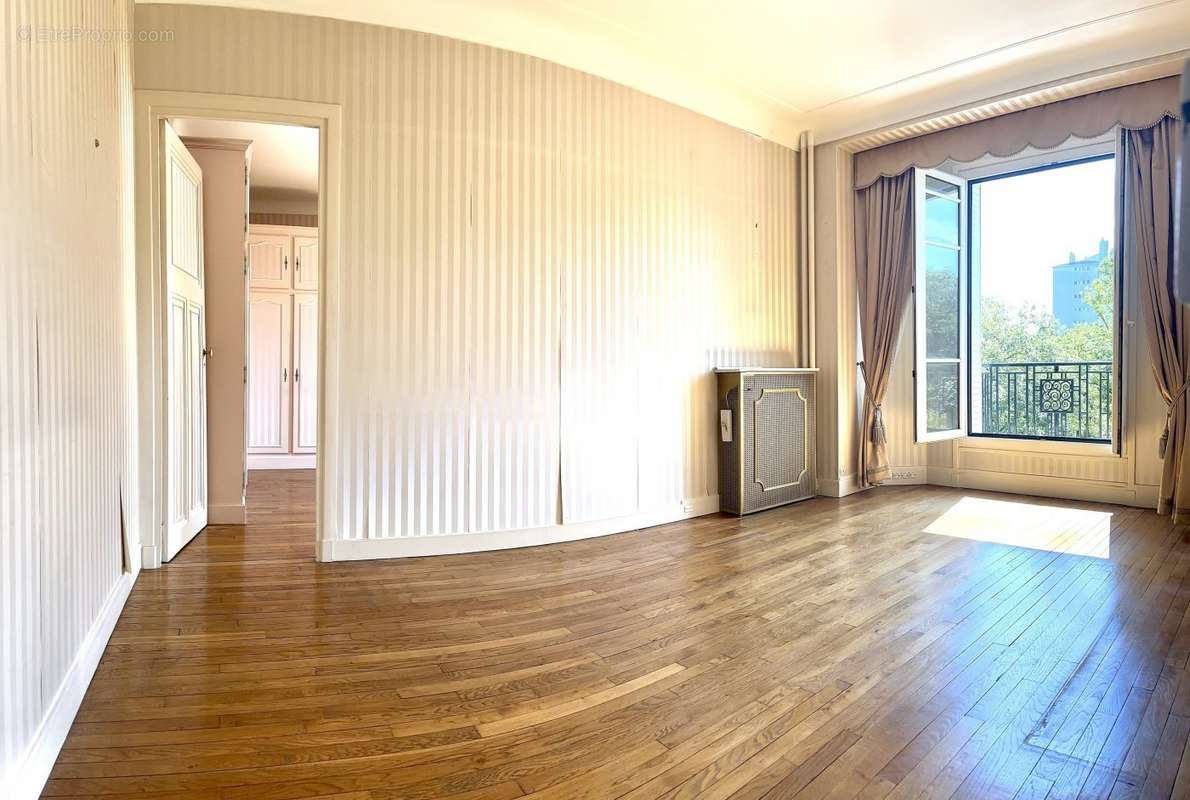 Appartement à PARIS-19E