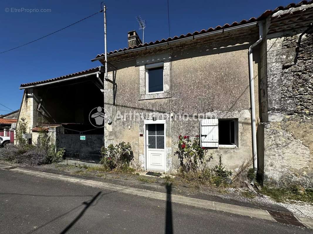 Maison à DOUZILLAC