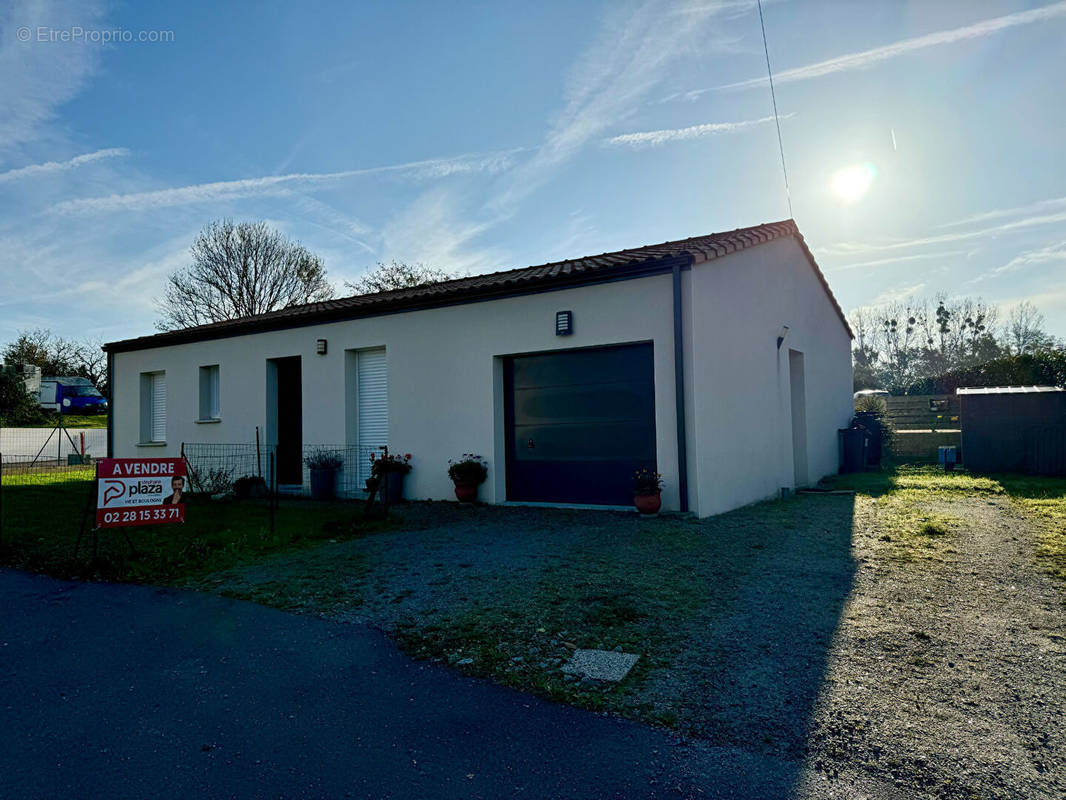 Maison à SAINT-ETIENNE-DU-BOIS