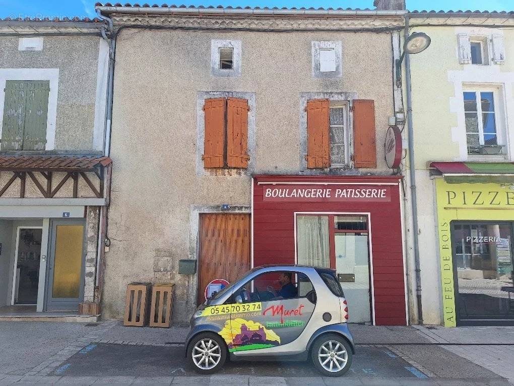 Maison à CHASSENEUIL-SUR-BONNIEURE