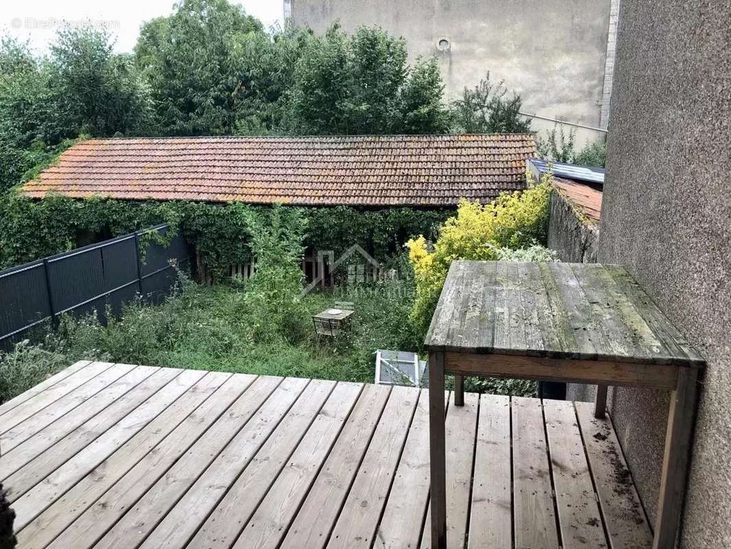 Appartement à AJONCOURT