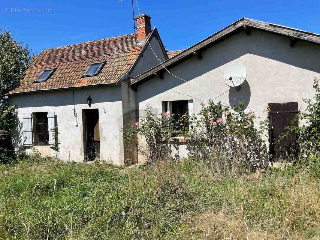 Maison à LA CLAYETTE