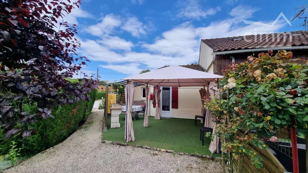 Maison à SAINT-CREPIN-ET-CARLUCET