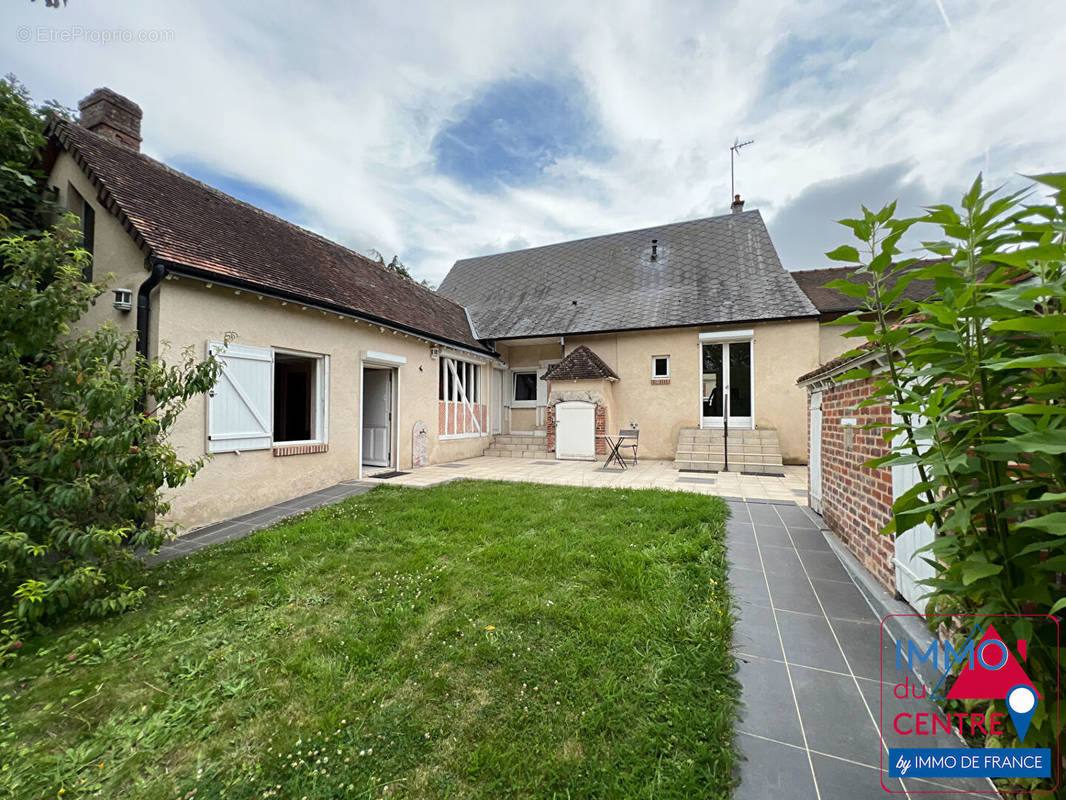 Maison à VER-LES-CHARTRES