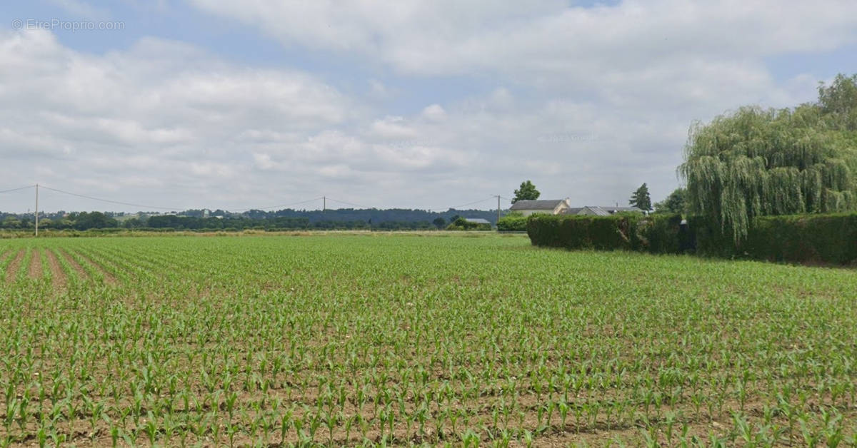 Terrain à OUSSE